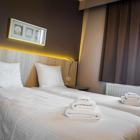 Hotel Les 100 Ciels Saint-Hubert Exteriér fotografie