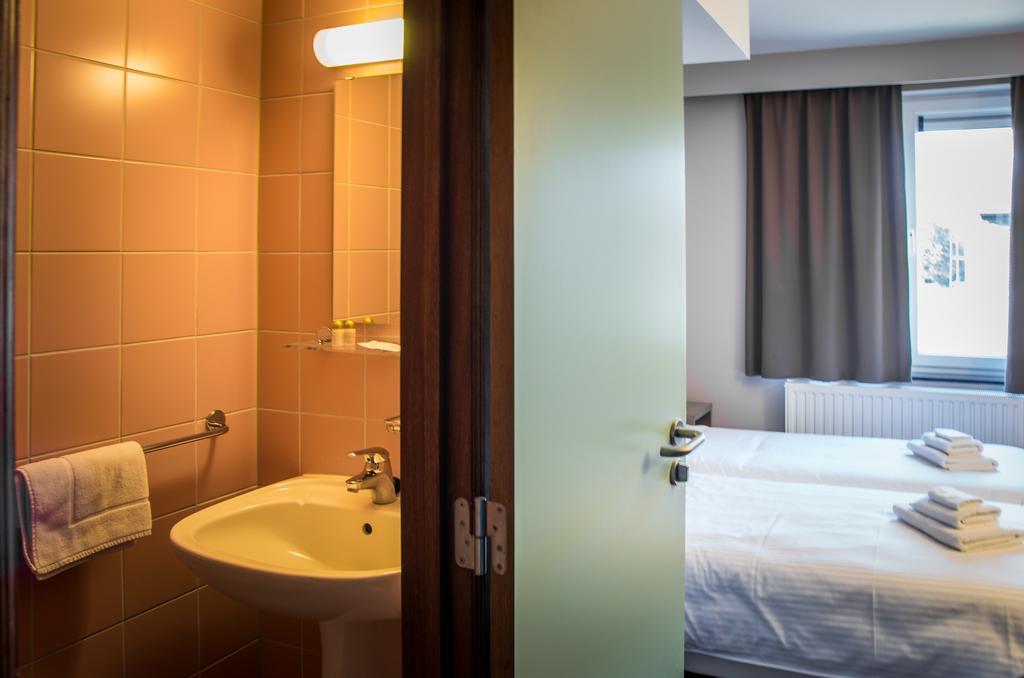 Hotel Les 100 Ciels Saint-Hubert Exteriér fotografie