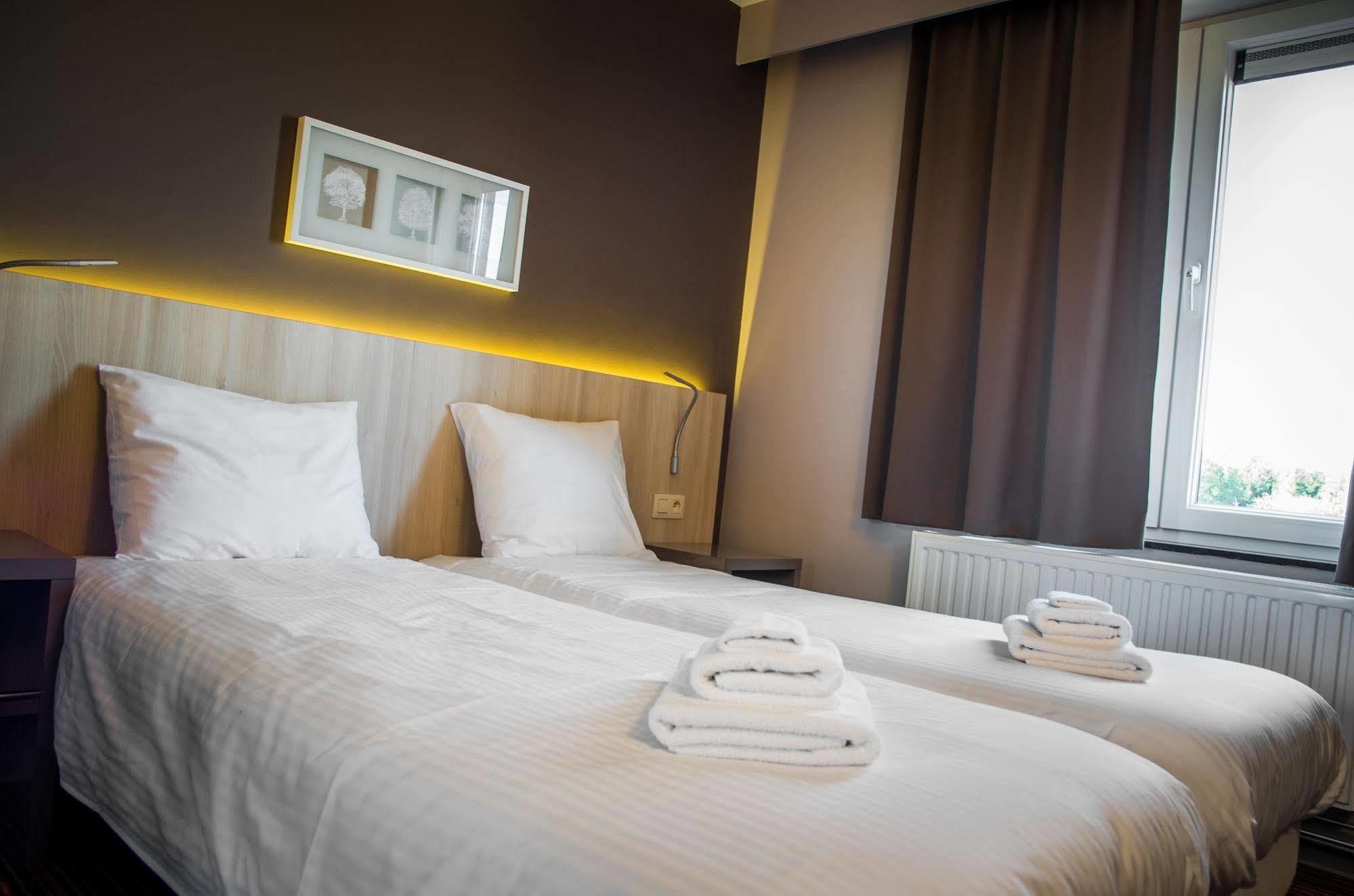 Hotel Les 100 Ciels Saint-Hubert Exteriér fotografie